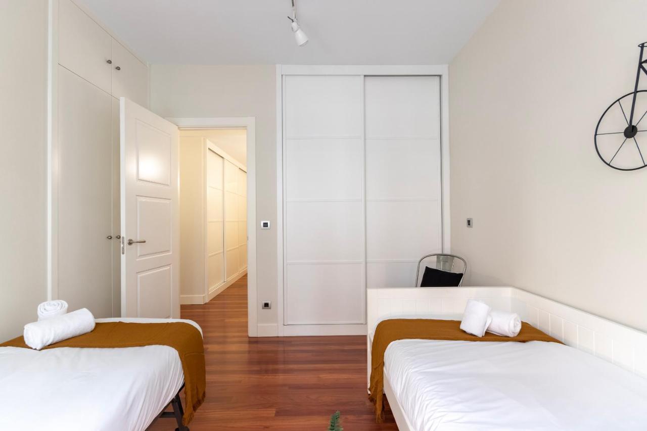 Gran Apartamento Con Estilo En El Centro De Bilbao Bilbau Exterior foto