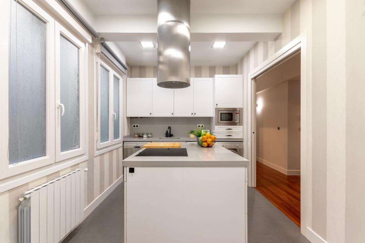 Gran Apartamento Con Estilo En El Centro De Bilbao Bilbau Exterior foto