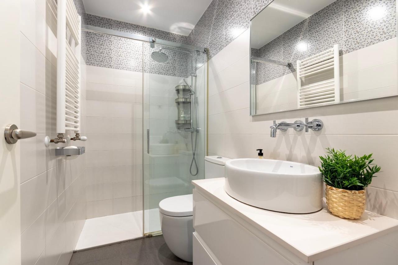 Gran Apartamento Con Estilo En El Centro De Bilbao Bilbau Exterior foto